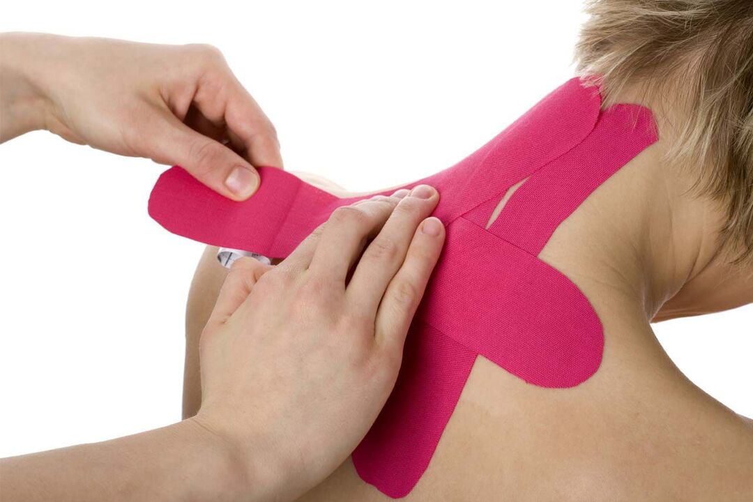 taping sul collo per l'osteocondrosi
